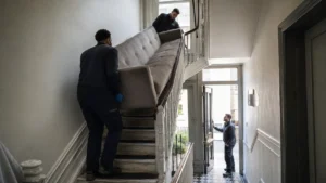 Remove Furniture From an Upper-Floor Flat